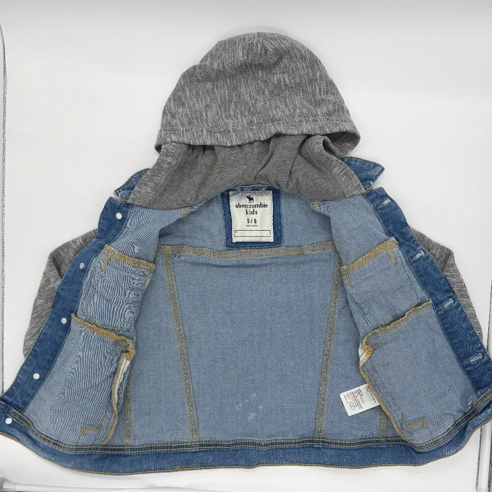 Abercrombie Kids Blue Jean Jacket With Gray Sweatshirt Sleeves Hoodie 5/6 EUC